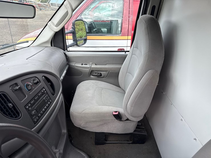 2008-ford-e450-image-15