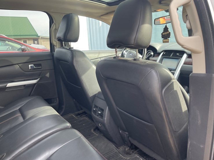 2012-ford-edge-image-43