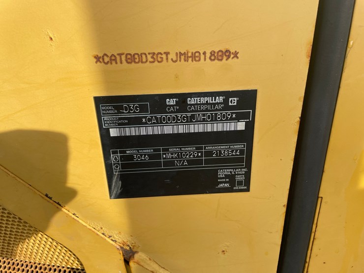 2005-caterpillar-d3g-xl-image-39