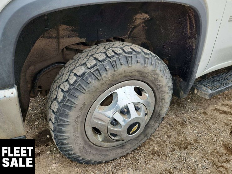 2021-chevrolet-silverado-3500hd-image-8
