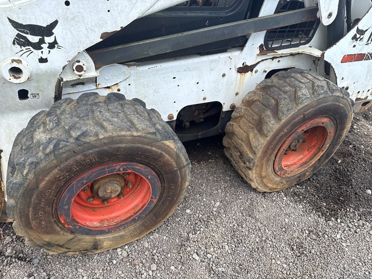 2015-bobcat-s650-image-13