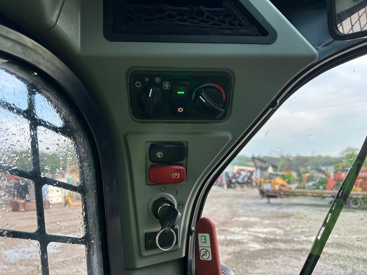 2019-caterpillar-259d3-image-25