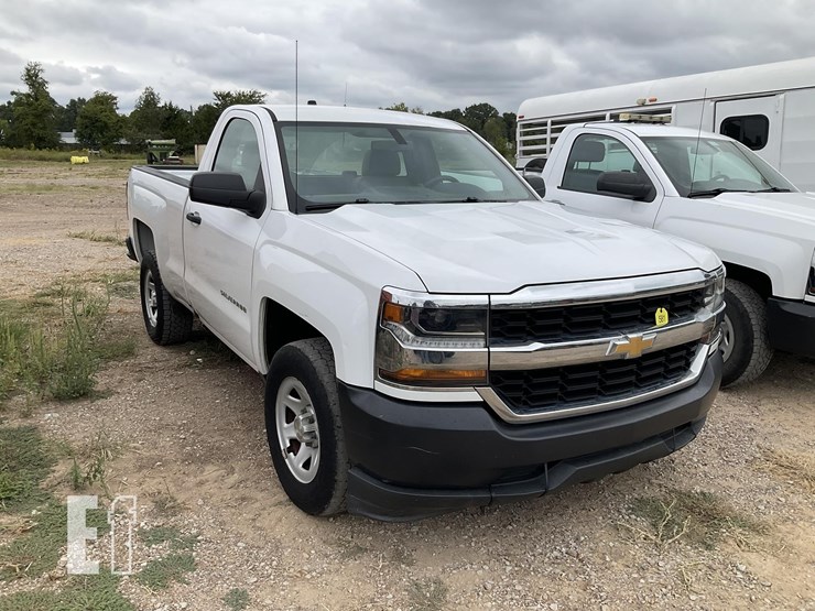 2018-chevrolet-silverado-1500-image-2