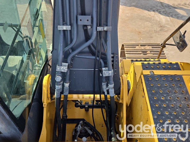 2019-deere-210g-lc-image-53