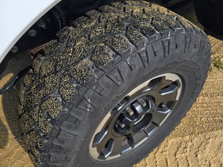 2023-ford-f350-xlt-image-11