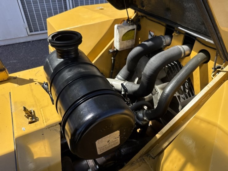 caterpillar-dp115-image-21