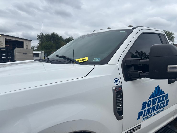 2022-ford-f250-image-8