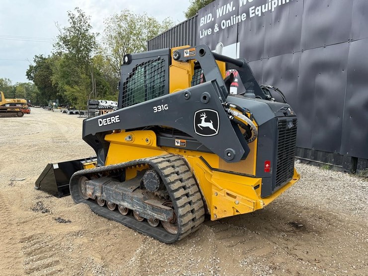 2024-deere-331g-image-2