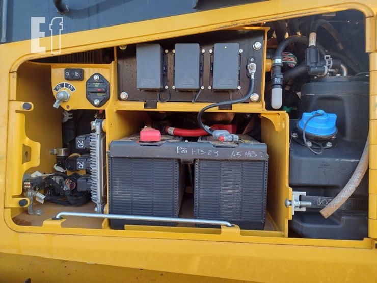2023-deere-550k-lgp-image-21