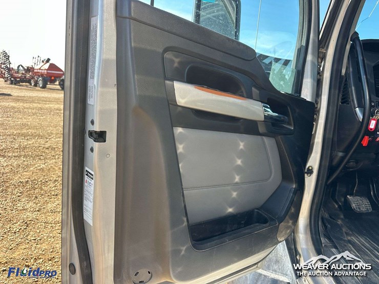 kenworth-t880-image-38