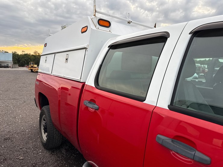2013-chevrolet-3500-image-7