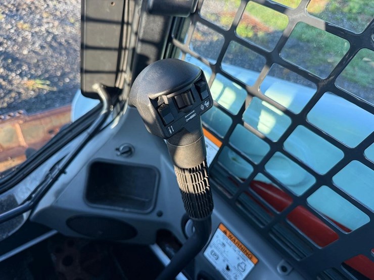 2018-bobcat-s550-image-19