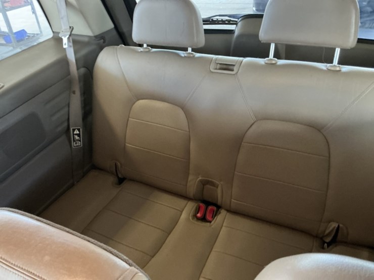 2002-ford-explorer-image-25
