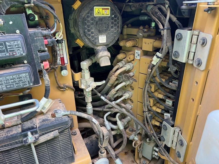 2023-caterpillar-305cr-image-18