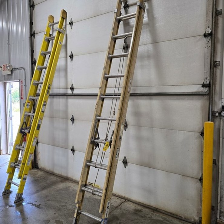 #9742 • Louisville 20' Extension Ladder