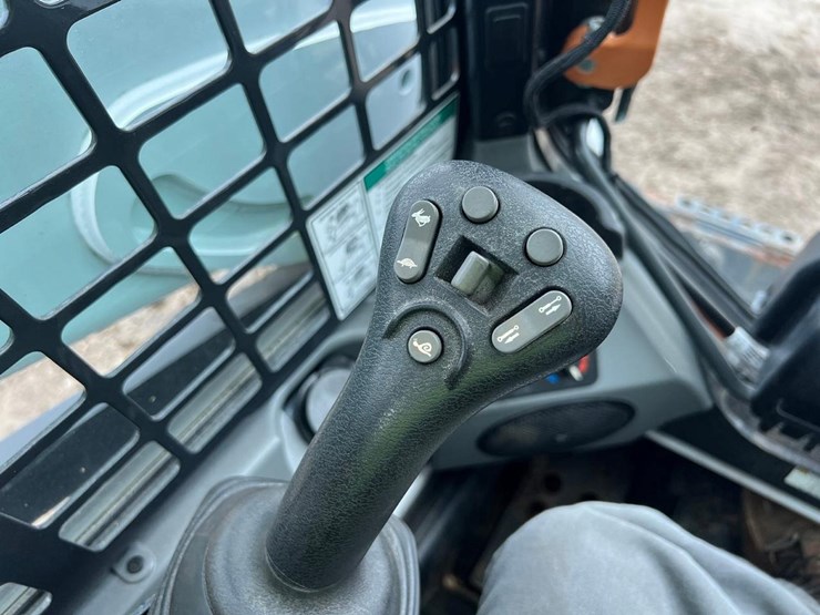 2018-bobcat-s570-image-22