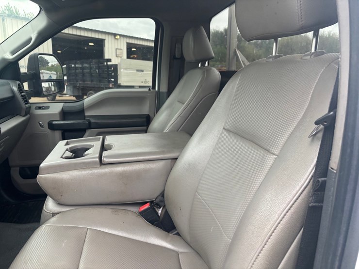 2022-ford-f250-image-42