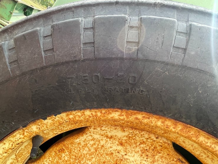john-deere-12-image-32