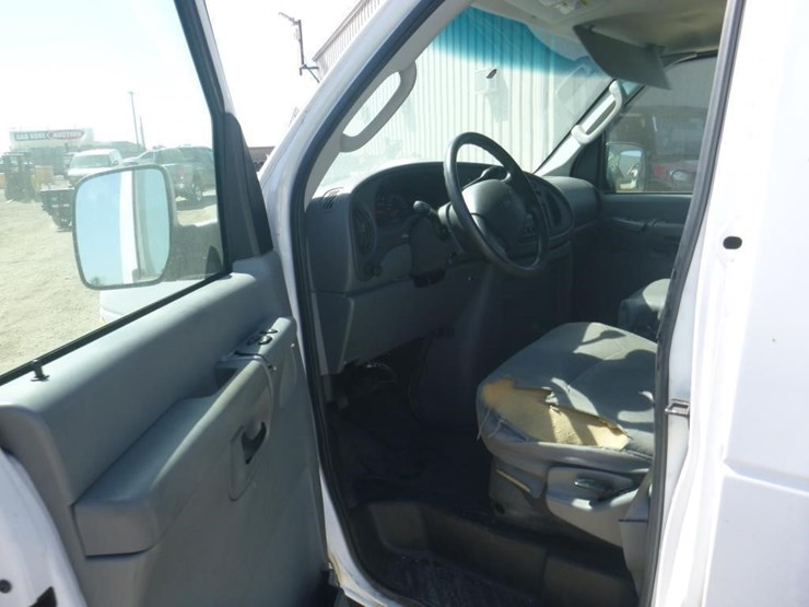 2007-ford-econoline-350-image-5