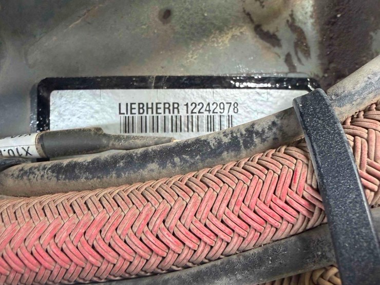 2021-deere-344l-image-21