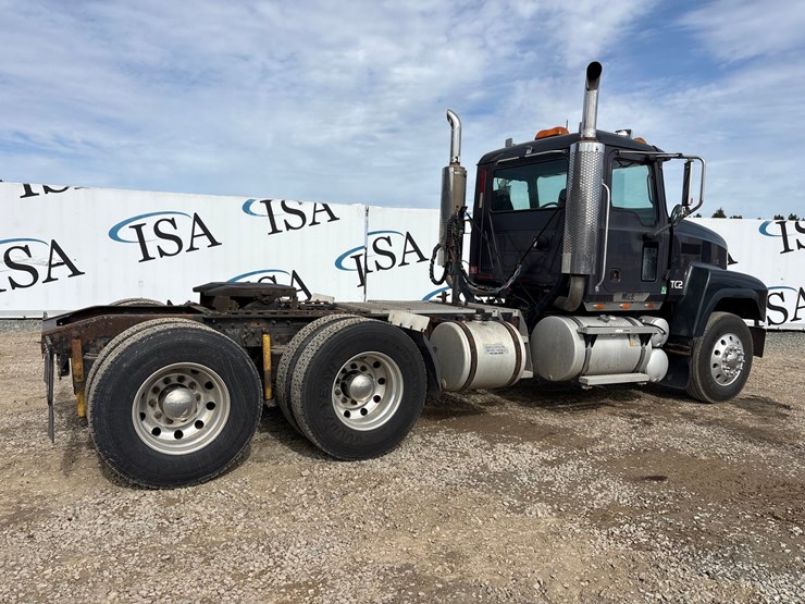 2004-mack-ch613-image-5