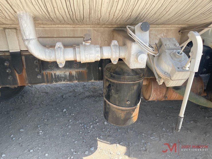 2001-international-4900-t/a-water-truck-image-18