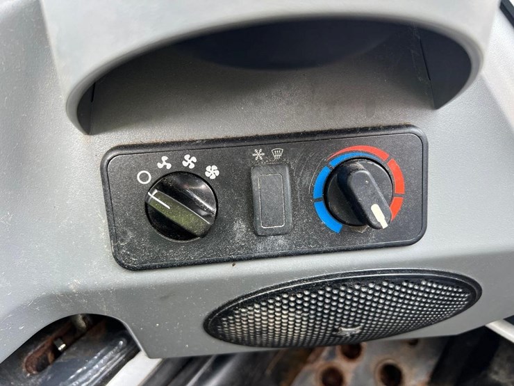 2018-bobcat-s570-image-23