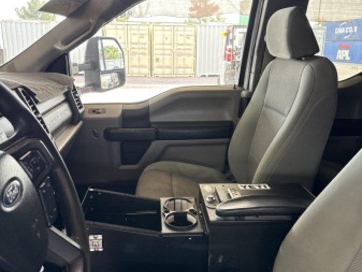 2019-ford-f550-image-27