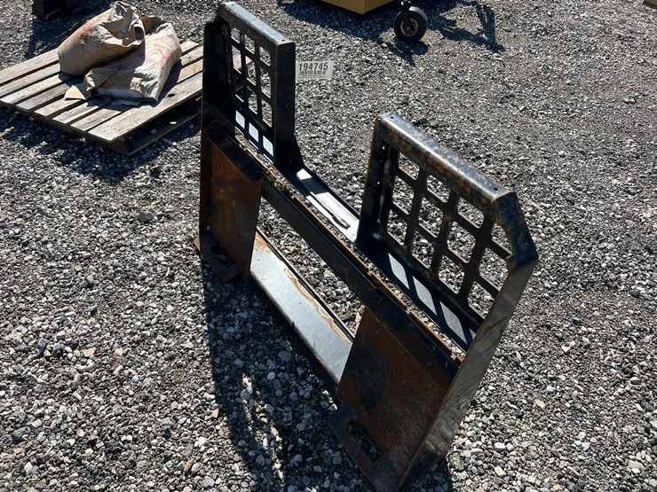 walk-through-skid-steer-backing-plate-image-2