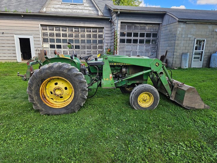 john-deere-2440-image-6