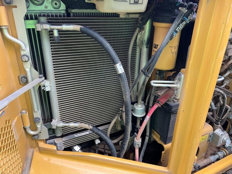 2023-caterpillar-305cr-image-17
