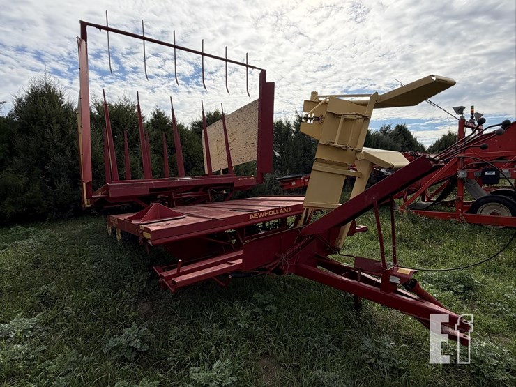 new-holland-1033-image-3