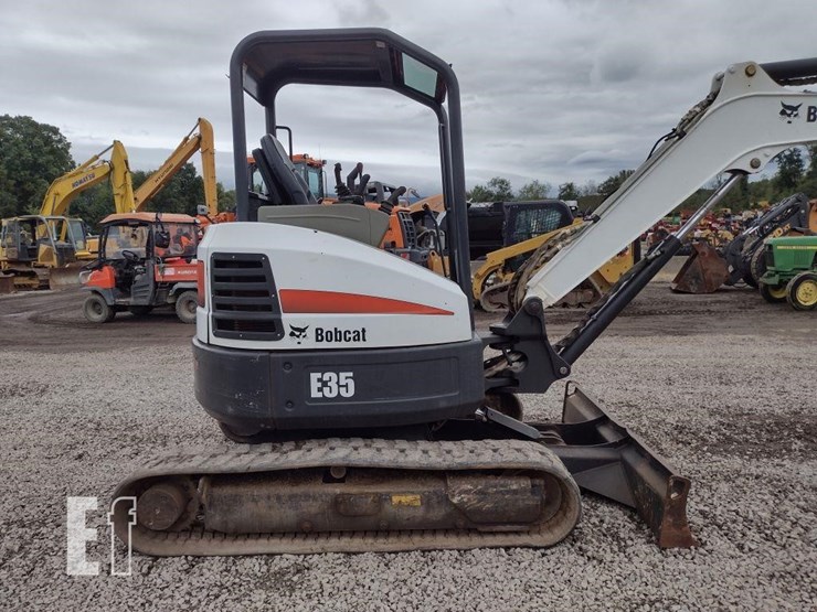 2012-bobcat-e35-image-25