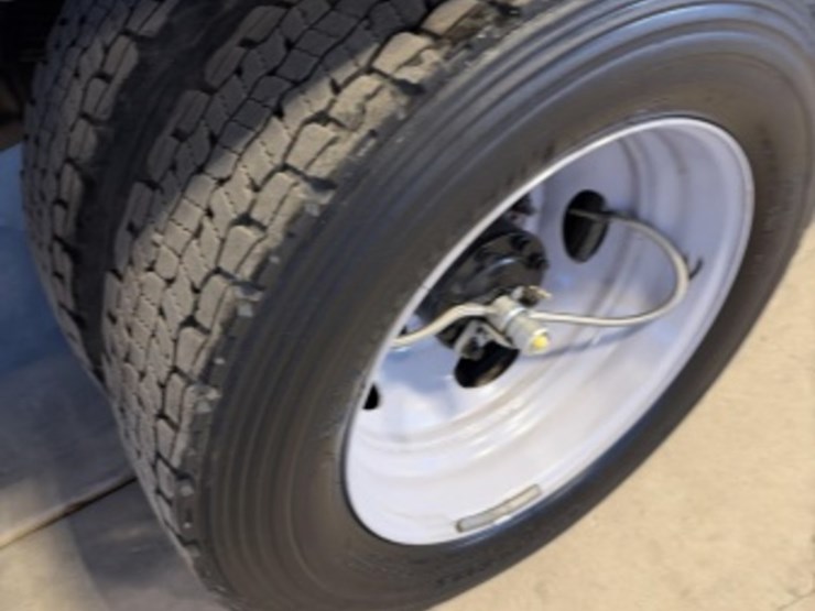 2019-ford-f550-image-11