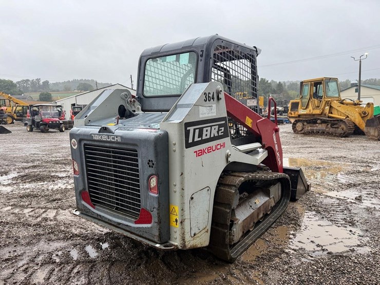 2023-takeuchi-tl8-image-4