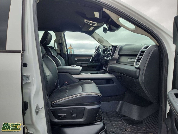 2020-ram-5500-laramie-image-16