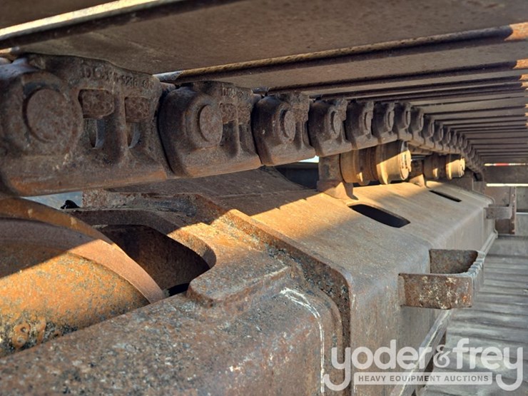 2019-deere-210g-lc-image-11