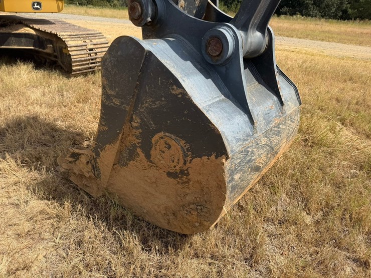 2024-deere-210g-lc-image-18