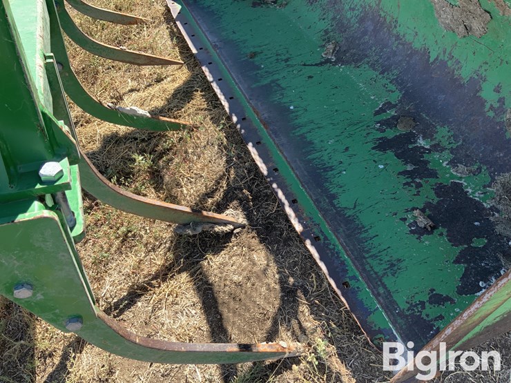 john-deere-grapple-bucket-image-10