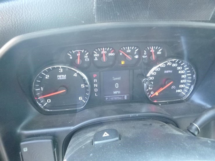 2018-chevrolet-1500-image-14
