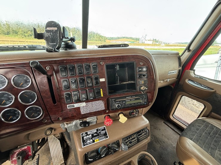 #1203-•-2004-mack-cv713-vacuum-pump-truck-(has-wi-title)-image-15