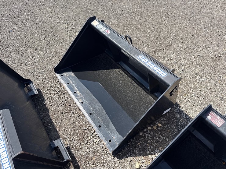 #2040-•-blue-diamond-44"-mini-skid-steer-smooth-bucket-image-2