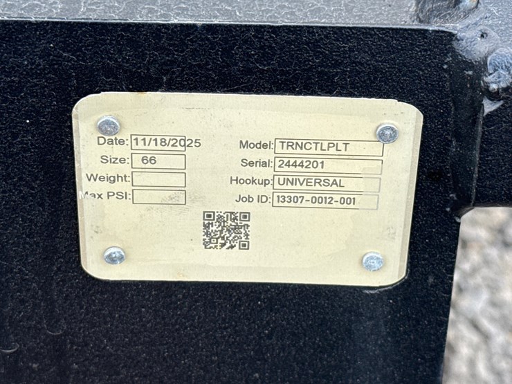 #2031-•-trubilt-66"-skid-steer-tooth-bucket-image-4