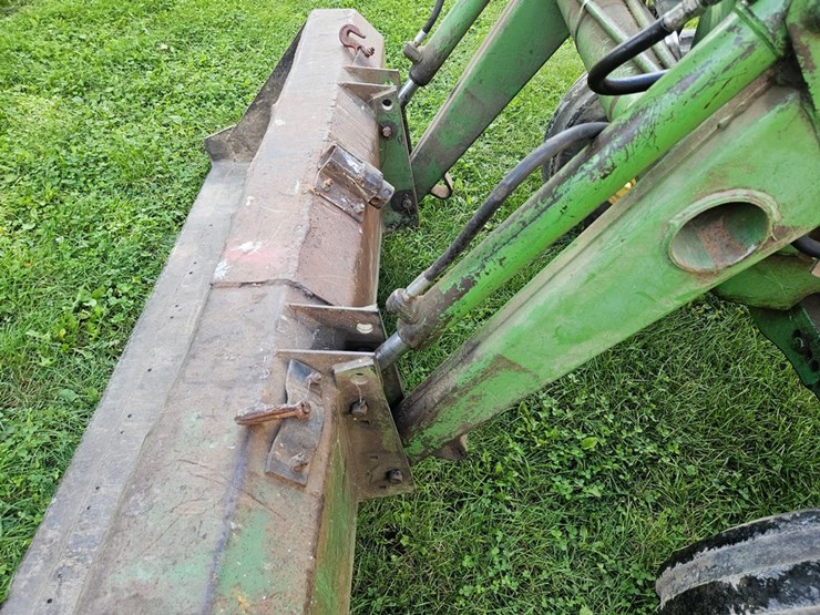 john-deere-2440-image-10