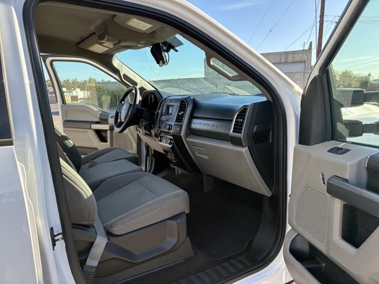 2018-ford-f550-xlt-image-14
