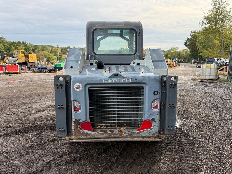 2020-takeuchi-tl8-image-3