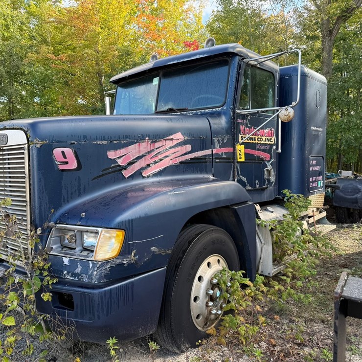 #3509 • Freightliner Sleeper Cab Truck Tractor