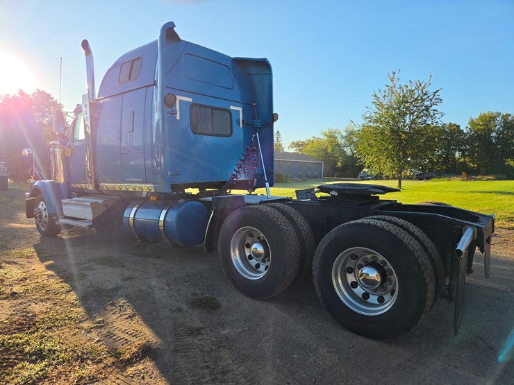 2001-western-star-4964ex-image-3