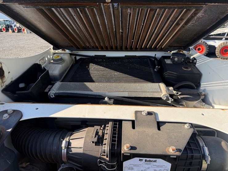 2018-bobcat-s550-image-15