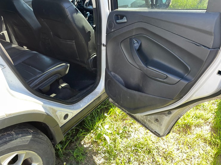 2014-ford-escape-titanium-image-59